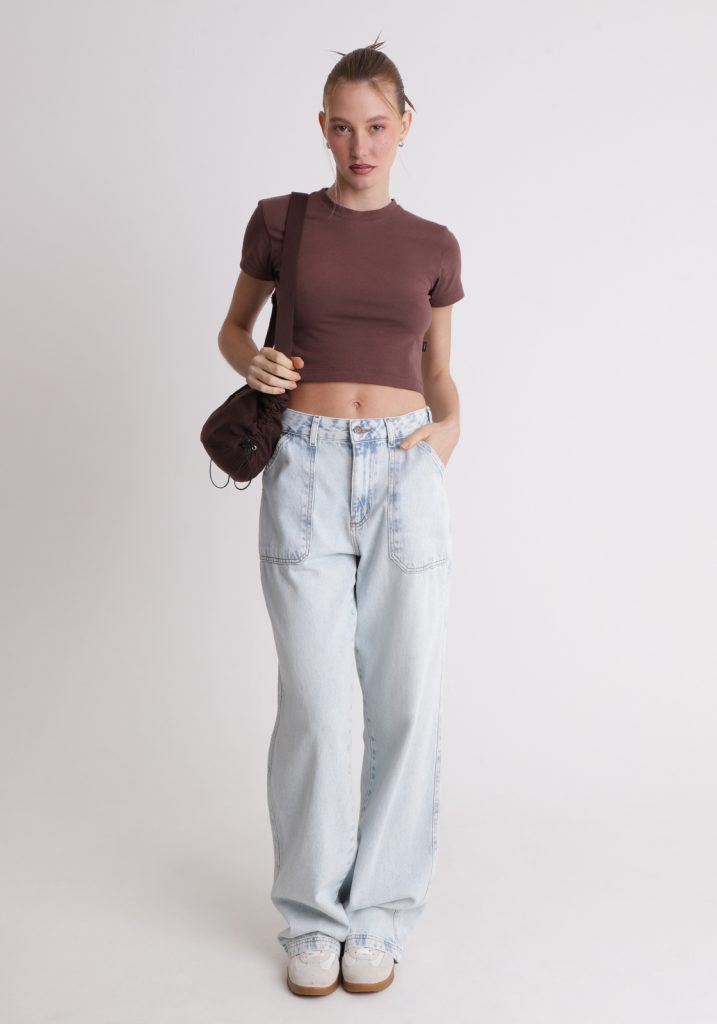 Jeans bolso carpinteiro lavanderia clara